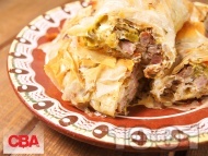 Вкусна месна вита баница с кайма на тиган, праз лук и готови точени кори